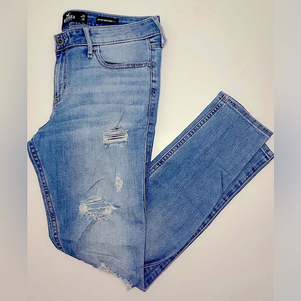 Hollister low rise super skinny stretch crop jeans!!